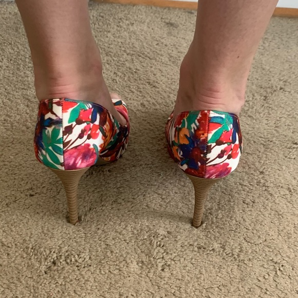 Festive and fun peep toe Sz 6W. Christian Siriano - Picture 13 of 13